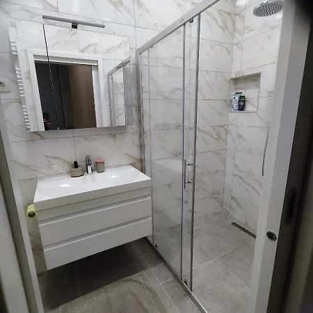 Appartement Apartma Veneziano Rose *